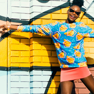 Синий свитер с бананами